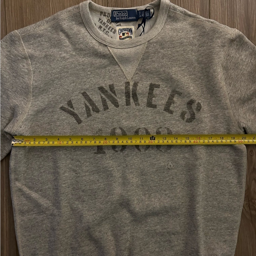 Polo Ralph Lauren | New York Yankees Crewneck Sweatshirt Loft Grey (Small) - Picture 10 of 16